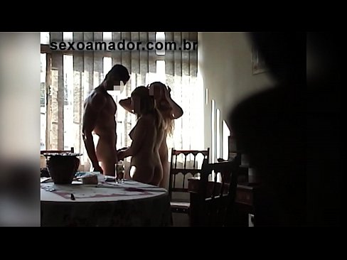 ❤️ دوستان سکس یک مرد غول پیکر و سه نفری را با او دعوت می کنند ❤❌  ویدیو سکس در ما ❤